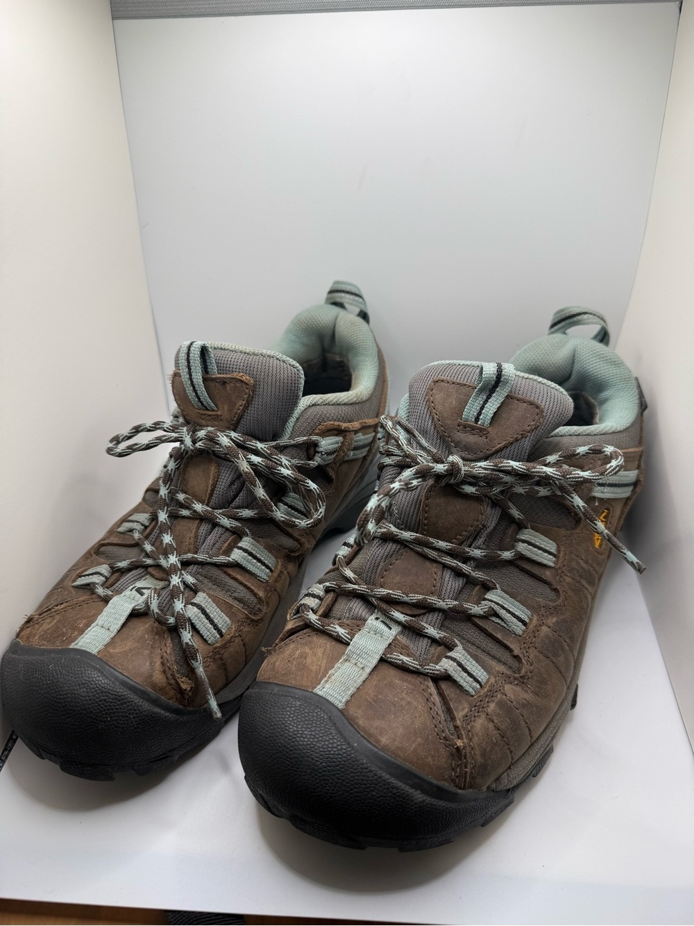 Keen Targhee II Brown Hiking Shoes with Light Blue Accents - Size 9.5